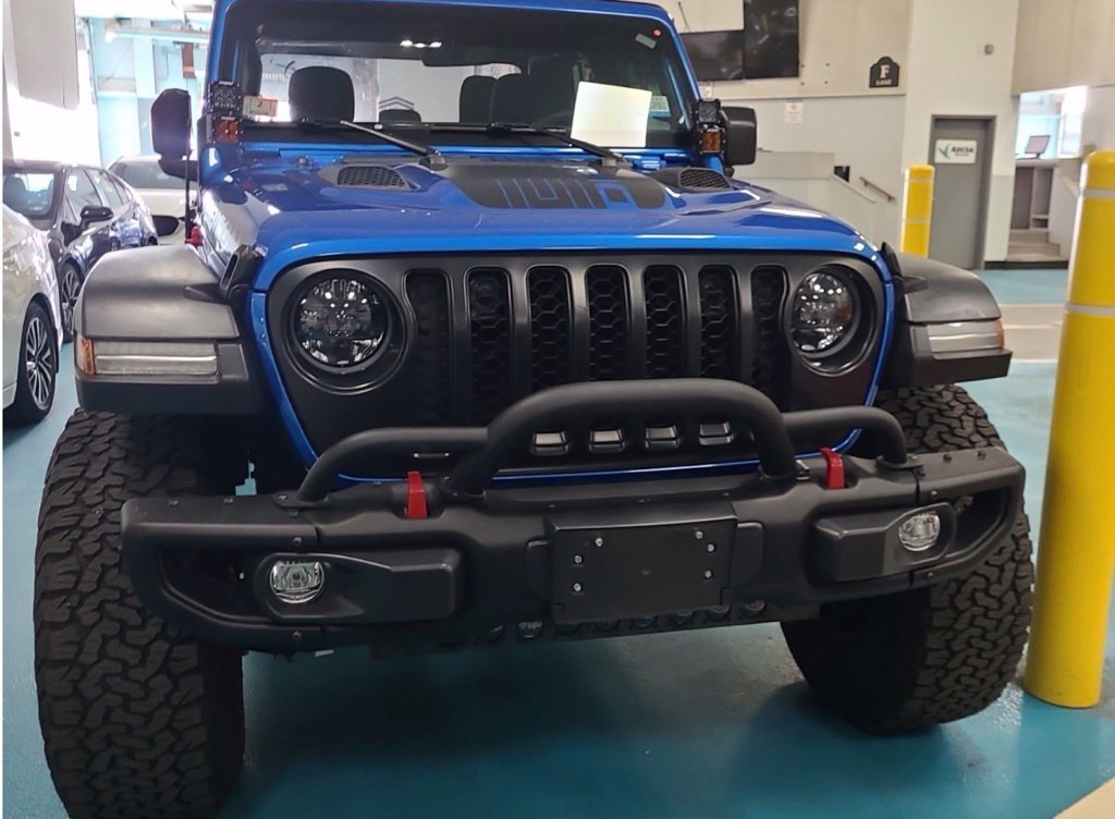 Used 2023 Jeep Gladiator Rubicon w/ LED Lighting Group AWD/4WD image 3