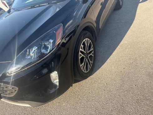 Used 2020 Ford Escape SEL FWD image 2