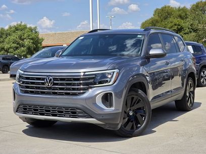 Used 2024 Volkswagen Atlas SE w/ Panoramic Sunroof Package
