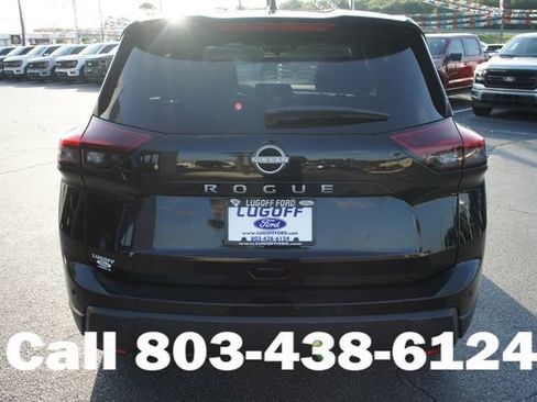 Used 2025 Nissan Rogue SV FWD image 17