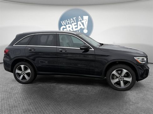 Used 2022 Mercedes-Benz GLC 300 4MATIC image 2
