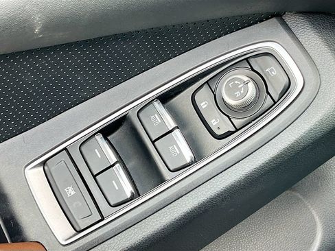 Used 2023 Subaru Ascent Touring AWD/4WD image 18