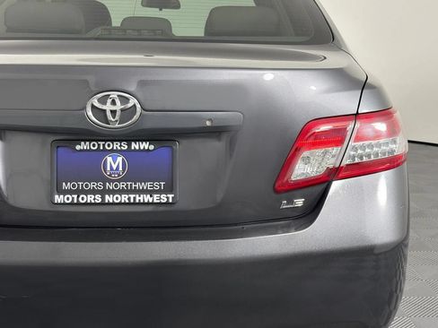 Used 2011 Toyota Camry LE w/ LE Extra-Value Pkg FWD image 22