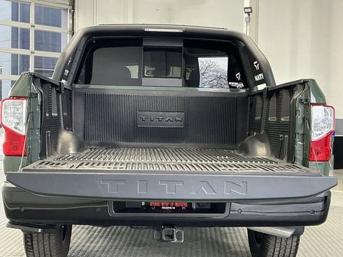 Used 2024 Nissan Titan SV w/ SV Bronze Edition Package image 7