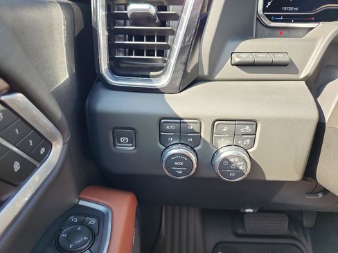 Certified 2025 GMC Sierra 2500 Denali Ultimate image 27