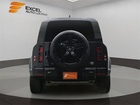 Used 2023 Land Rover Defender 110 X-Dynamic SE image 4