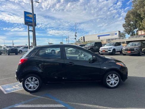 Used 2014 MAZDA MAZDA2 Sport FWD image 6