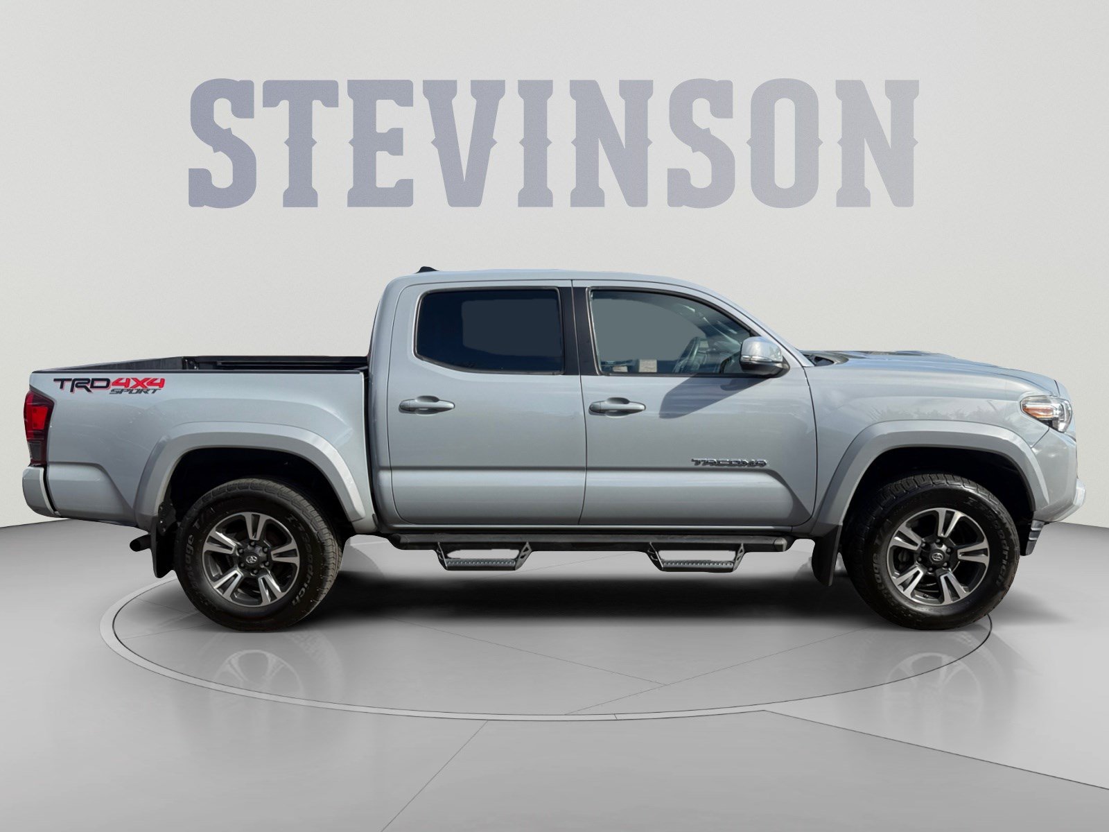 Used 2018 Toyota Tacoma TRD Sport AWD/4WD image 6