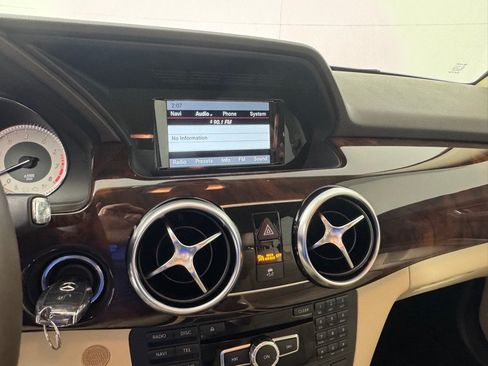 Used 2015 Mercedes-Benz GLK 350 2WD image 15