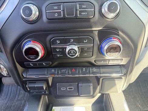 Used 2021 GMC Sierra 1500 Elevation AWD/4WD image 12