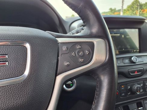 Used 2018 GMC Terrain SLE w/ Driver Convenience Package AWD/4WD image 9