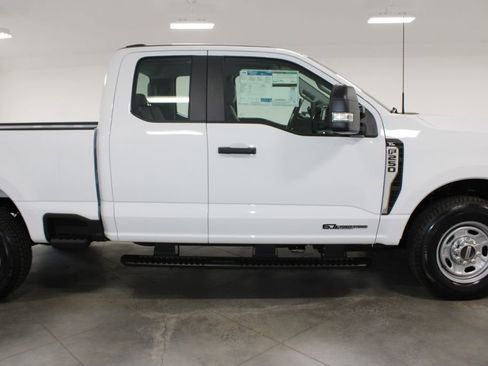 New 2026 Ford F250 XL image 10