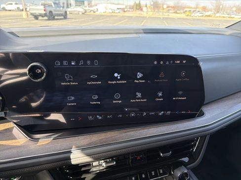 New 2026 Chevrolet Suburban High Country image 17