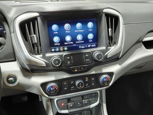 Certified 2024 GMC Terrain SLT image 28