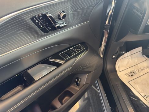 Certified 2024 Cadillac Lyriq Luxury AWD/4WD image 14