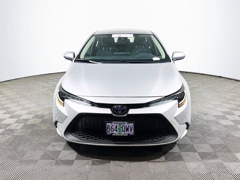 Certified 2022 Toyota Corolla LE FWD image 2