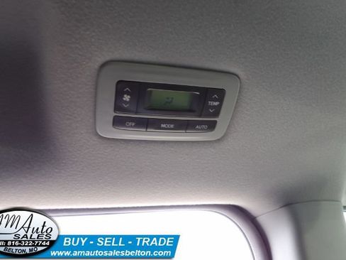 Used 2012 Toyota Sienna SE image 14