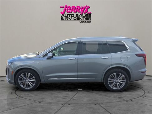 Used 2025 Cadillac XT6 Premium Luxury image 11