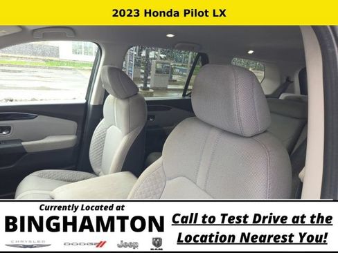 Used 2023 Honda Pilot LX image 12