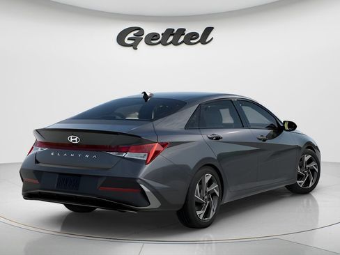 New 2026 Hyundai Elantra SEL Sport image 4