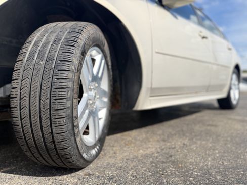 Used 2012 Chevrolet Impala LT FWD image 32