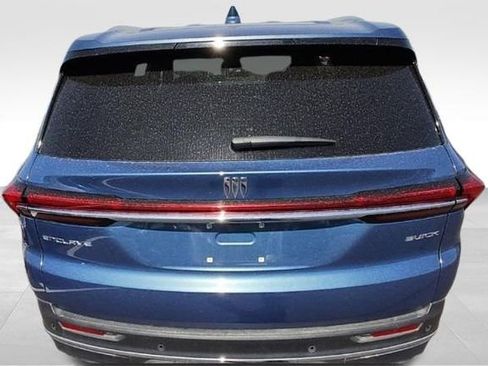 Used 2025 Buick Enclave Preferred image 8