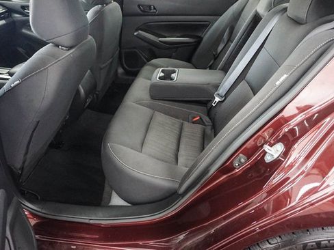 Used 2024 Nissan Altima 2.5 SV image 14