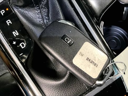 Used 2025 Kia Sportage SX FWD image 12