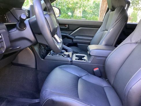 Used 2025 Toyota 4Runner SR5 AWD/4WD image 3