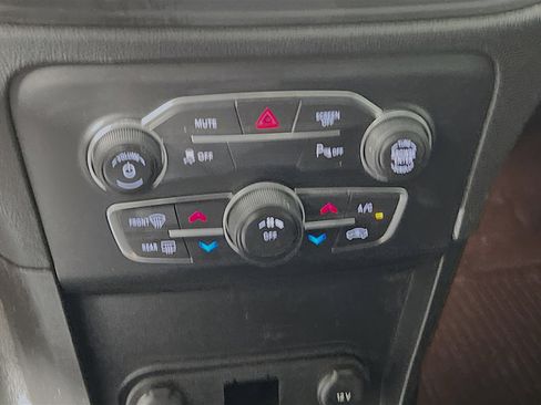 Used 2020 Dodge Charger Police w/ Street Appearance Group image 25