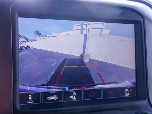 Used 2022 GMC Sierra 2500 AT4 image 23