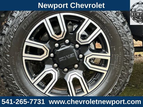 Used 2020 GMC Sierra 2500 AT4 w/ AT4 Premium Package image 26