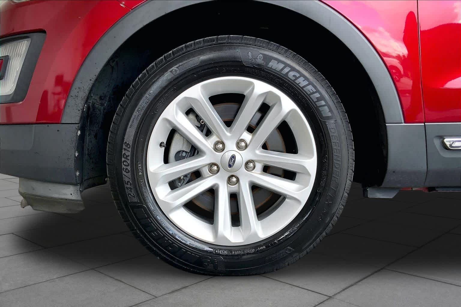 Used 2017 Ford Explorer XLT FWD image 10