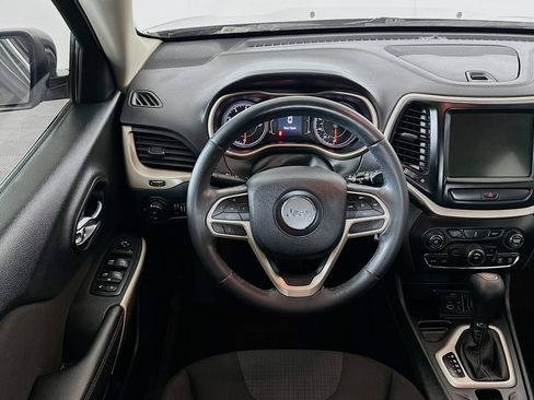 Used 2017 Jeep Cherokee Latitude image 17