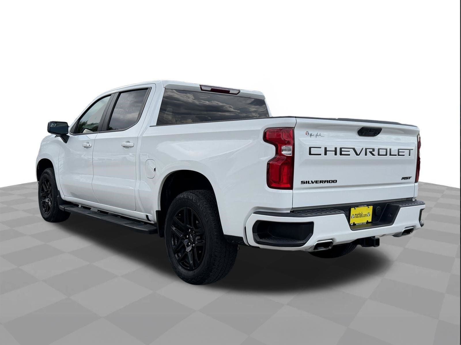 Used 2023 Chevrolet Silverado 1500 RST w/ Z71 Off-Road Package AWD/4WD image 3