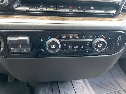 Used 2022 Chevrolet Silverado 1500 LT w/ Convenience Package II AWD/4WD image 33