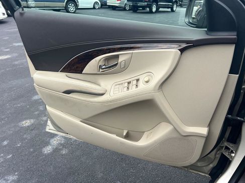 Used 2014 Buick LaCrosse Leather FWD image 16