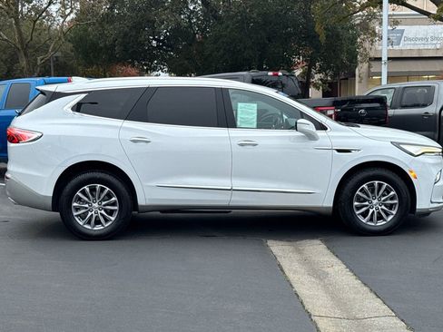Certified 2023 Buick Enclave Essence image 2