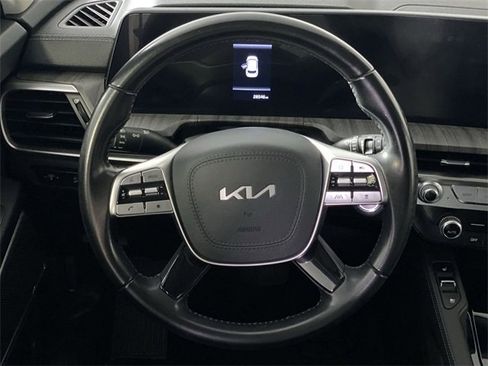 Used 2023 Kia Telluride EX w/ EX Captain's Chair Package image 16