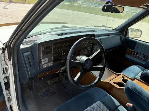 Used 1993 Chevrolet Suburban 2WD image 19