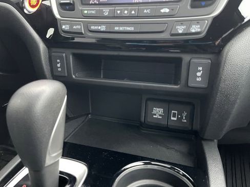 Used 2018 Honda Ridgeline RTL-E image 23