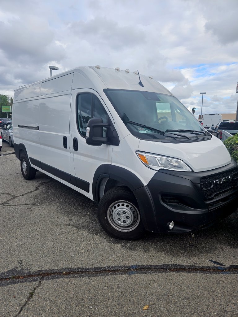 Used 2025 RAM ProMaster 2500 w/ Safety Group FWD image 1