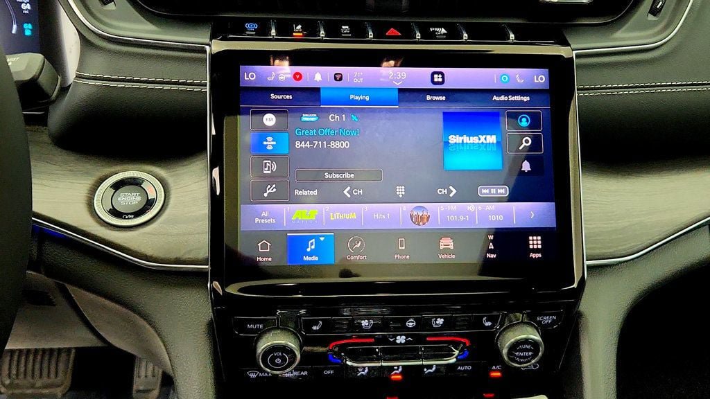 Used 2023 Jeep Grand Cherokee Overland AWD/4WD image 18