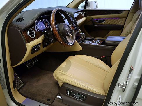 Used 2019 Bentley Bentayga AWD/4WD image 31