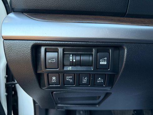 Used 2018 Subaru Outback 3.6R Touring AWD/4WD image 38