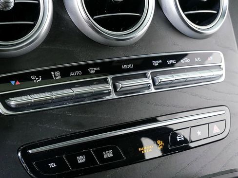 Used 2022 Mercedes-Benz GLC 300 4MATIC Coupe image 15
