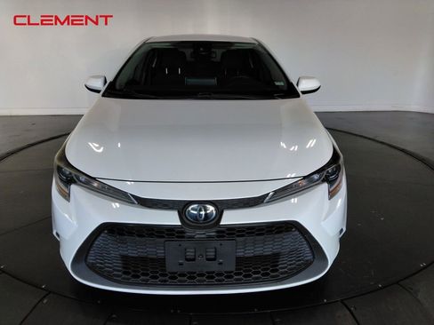 Used 2020 Toyota Corolla LE image 2
