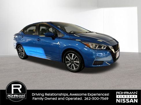 Used 2021 Nissan Versa SV image 3