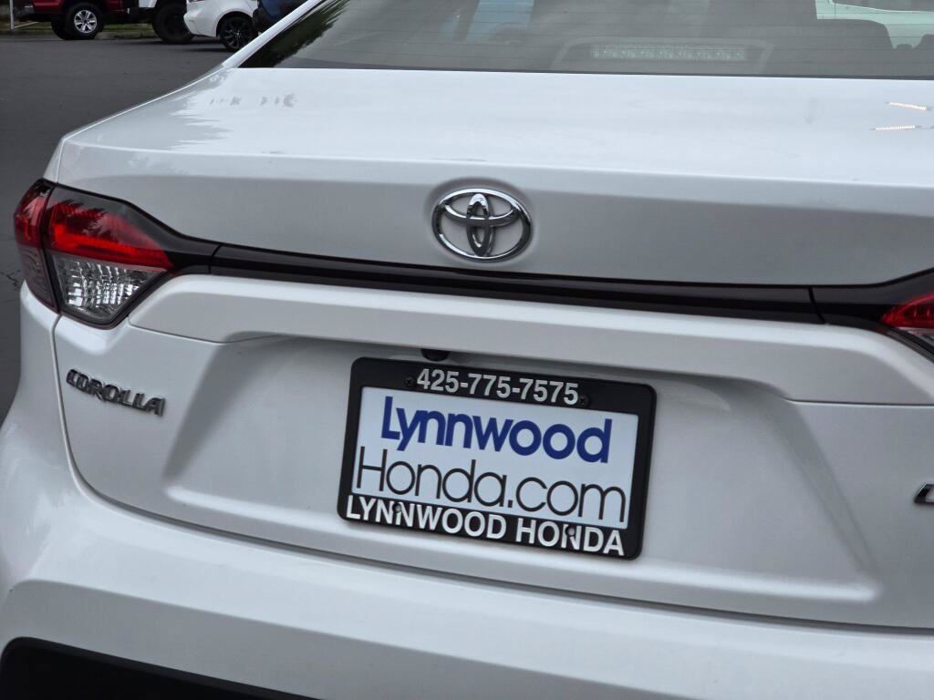 Used 2023 Toyota Corolla LE w/ Carpet Mat Package (TMS) FWD image 12