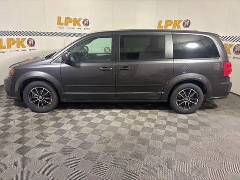 Used 2015 Dodge Grand Caravan SXT w/ Blacktop Package image 10
